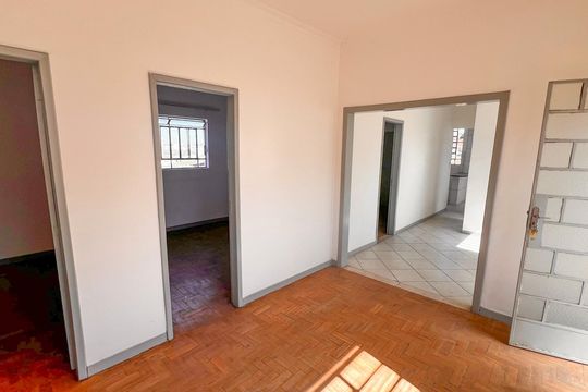 Sala de casa à venda com 8 quartos, 340m² em Carlos Prates, Belo Horizonte