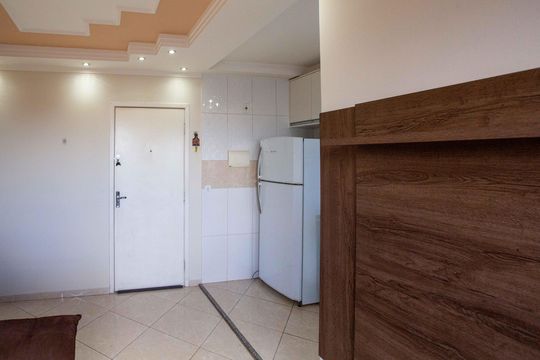 Sala de apartamento à venda com 2 quartos, 44m² em Canhema, Diadema