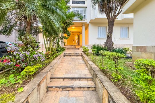 Entrada de apartamento à venda com 2 quartos, 109m² em Vila Monumento, São Paulo