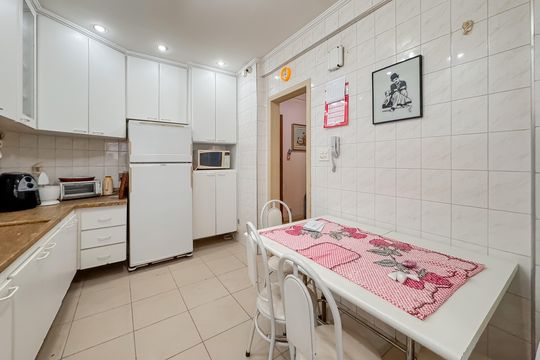 Cozinha de apartamento à venda com 2 quartos, 109m² em Vila Monumento, São Paulo