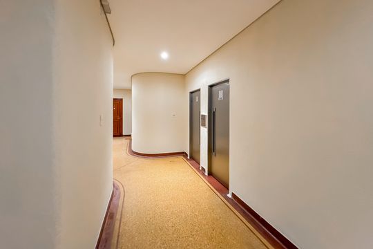 Hall de entrada de apartamento à venda com 2 quartos, 109m² em Vila Monumento, São Paulo