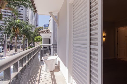 Varanda da Suíte 2 de casa para alugar com 4 quartos, 145m² em Vila Mariana, São Paulo