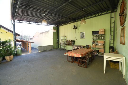 Quintal de casa à venda com 3 quartos, 220m² em Jardim Chapadão, Campinas