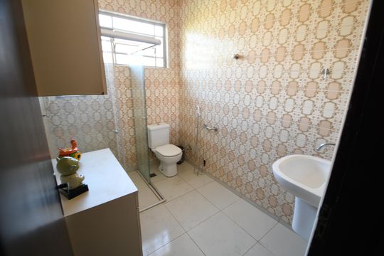 Banheiro  de casa à venda com 3 quartos, 220m² em Jardim Chapadão, Campinas