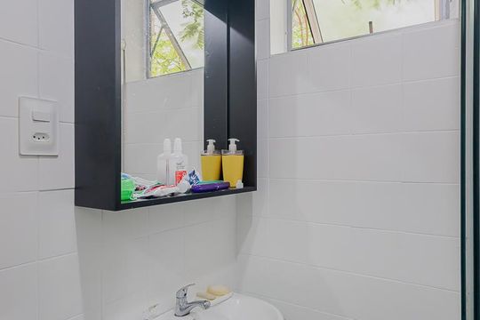 Banheiro de apartamento à venda com 3 quartos, 66m² em Alto de Pinheiros, São Paulo