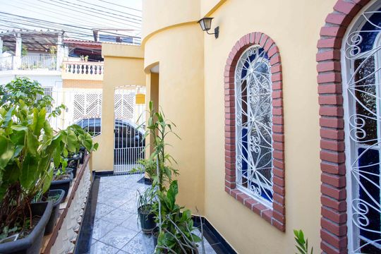 Área comum de casa para alugar com 2 quartos, 140m² em Taboão, Diadema