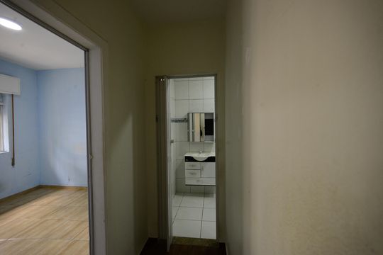 Corredor de apartamento para alugar com 1 quarto, 56m² em Vila Dom Pedro I, São Paulo