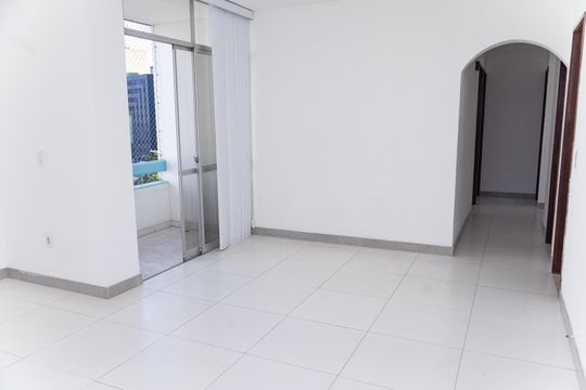 Apartamento para alugar com 4 quartos, 120m² em Caminho das Árvores, Salvador