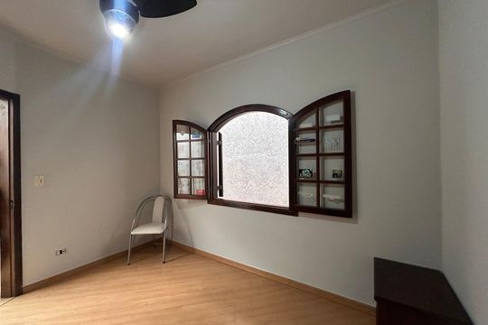 Quarto 2 de casa para alugar com 5 quartos, 350m² em Vila Arcadia, São Paulo