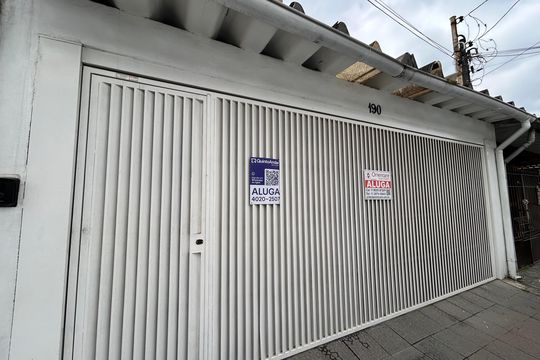 Fachada de casa para alugar com 5 quartos, 350m² em Vila Arcadia, São Paulo