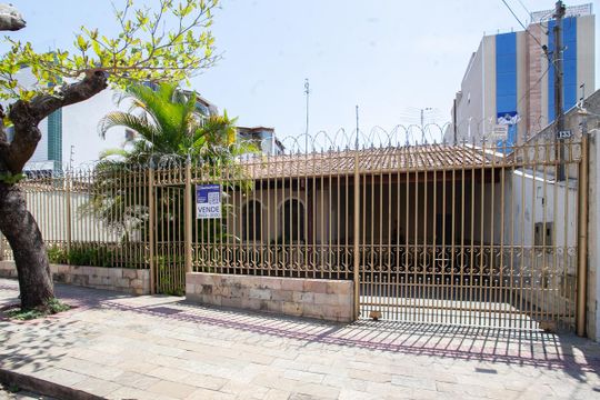 Fachada de casa à venda com 6 quartos, 365m² em Santa Monica, Belo Horizonte