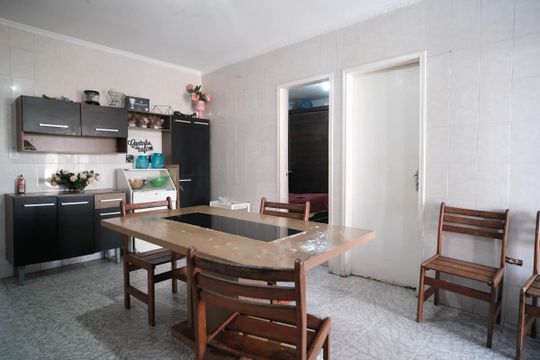 Sala/Cozinha de casa à venda com 5 quartos, 200m² em Jardim Santo Antonio, São Paulo