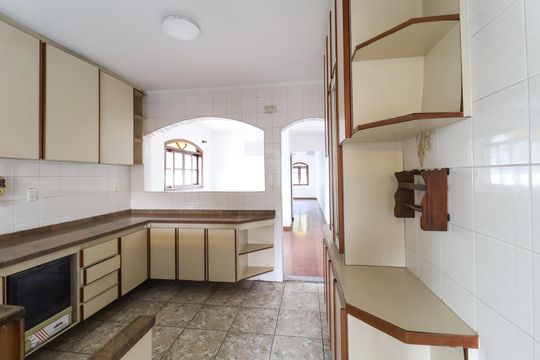 Cozinha de casa para alugar com 4 quartos, 225m² em Vila Irmaos Arnoni, São Paulo