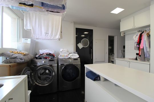 Área de Serviço de apartamento à venda com 3 quartos, 450m² em Itaim Bibi, São Paulo
