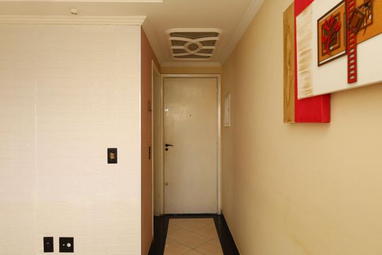 Sala de apartamento para alugar com 3 quartos, 54m² em Vila Carmosina, São Paulo