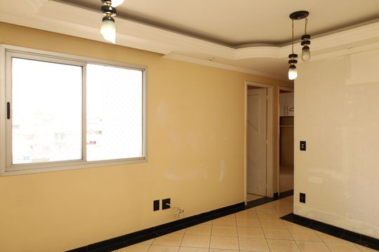 Apartamento para alugar com 3 quartos, 54m² em Vila Carmosina, São Paulo