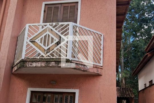 Casa à venda com 3 quartos, 254m² em Paraíso do Morumbi, São Paulo