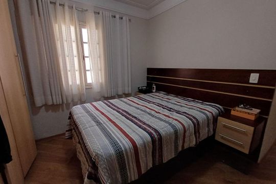 Casa à venda com 4 quartos, 274m² em Vila Carrão, São Paulo