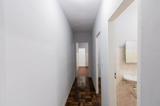 Corredor de casa para alugar com 2 quartos, 70m² em Jardim Danfer, São Paulo