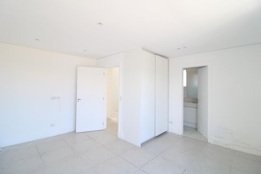 Suíte 2 de casa para alugar com 4 quartos, 240m² em Interlagos, São Paulo