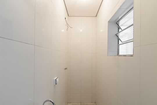 Banheiro de casa para alugar com 1 quarto, 40m² em Jardim Danfer, São Paulo