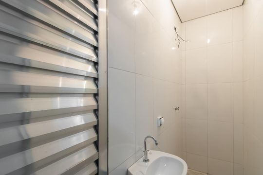 Banheiro de casa para alugar com 1 quarto, 40m² em Jardim Danfer, São Paulo