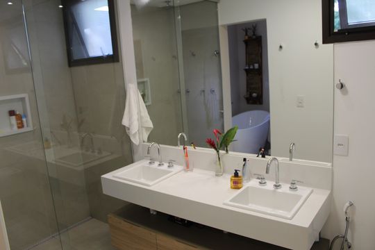 Banheiro de casa de condomínio à venda com 4 quartos, 475m² em Santo Amaro, São Paulo