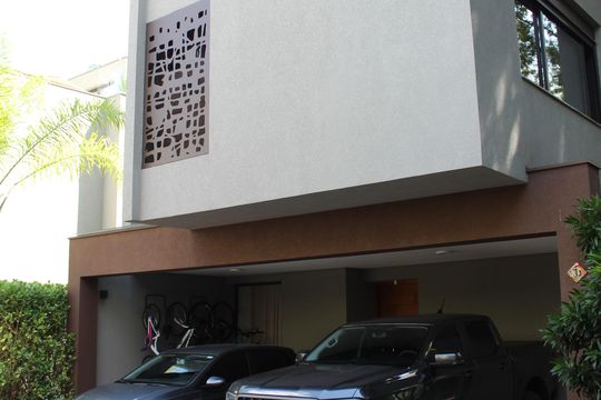 Fachada de casa de condomínio à venda com 4 quartos, 475m² em Santo Amaro, São Paulo