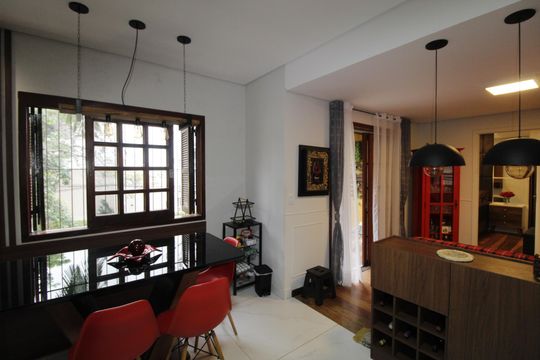Cozinha de casa à venda com 4 quartos, 340m² em Vila Ipiranga, Porto Alegre