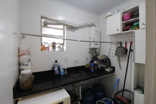 Área de Serviço de casa à venda com 4 quartos, 340m² em Vila Ipiranga, Porto Alegre