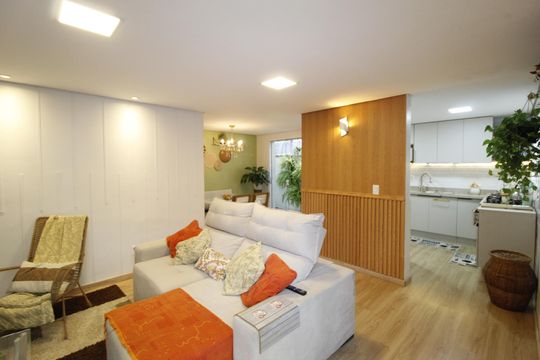 Casa à venda com 4 quartos, 340m² em Vila Ipiranga, Porto Alegre