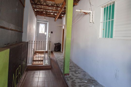 Corredor de casa à venda com 1 quarto, 260m² em Jardim Dourado, Guarulhos