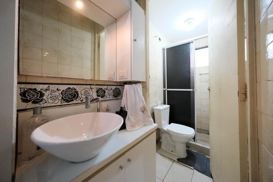Banheiro de apartamento à venda com 2 quartos, 47m² em Artur Alvim, São Paulo
