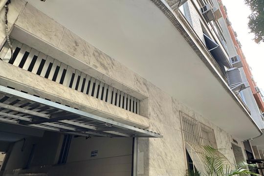 Fachada de apartamento para alugar com 3 quartos, 150m² em Copacabana, Rio de Janeiro