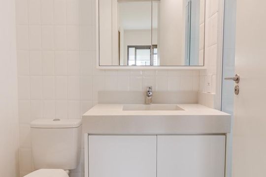 Banheiro de apartamento para alugar com 1 quarto, 34m² em Cerqueira César, São Paulo