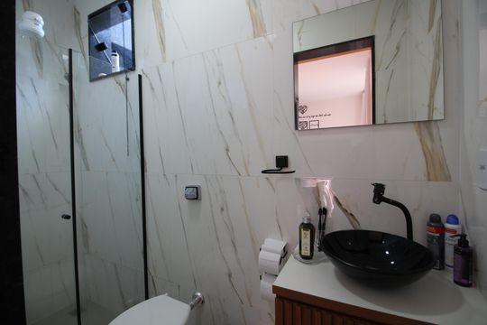 Banheiro da Suíte de casa de condomínio à venda com 3 quartos, 150m² em Jacarepaguá, Rio de Janeiro