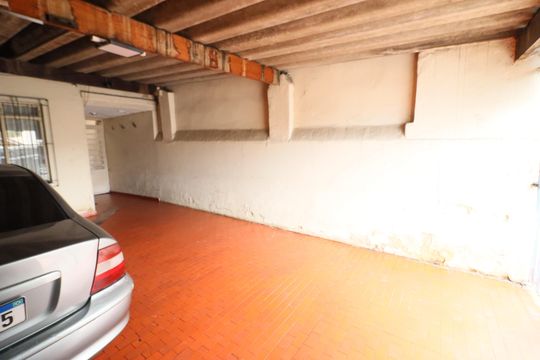 Garagem de casa à venda com 2 quartos, 150m² em Bussocaba, Osasco