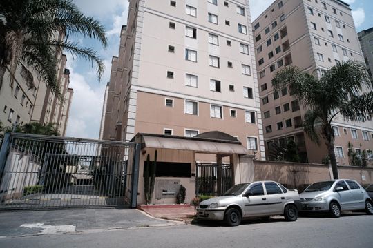 Fachada de apartamento para alugar com 2 quartos, 48m² em Jardim Santa Teresinha, São Paulo