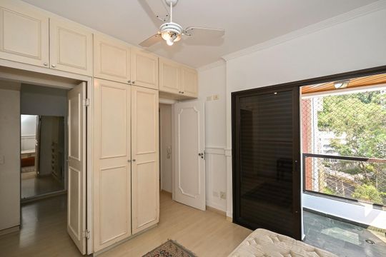 Suíte 1 de apartamento para alugar com 3 quartos, 205m² em Vila Andrade, São Paulo