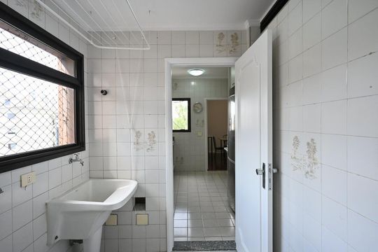 Área de Serviço  de apartamento para alugar com 3 quartos, 205m² em Vila Andrade, São Paulo