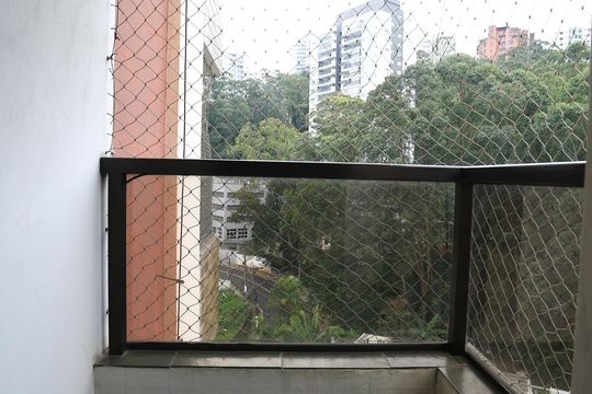 suíte 3 sacada de apartamento para alugar com 3 quartos, 205m² em Vila Andrade, São Paulo