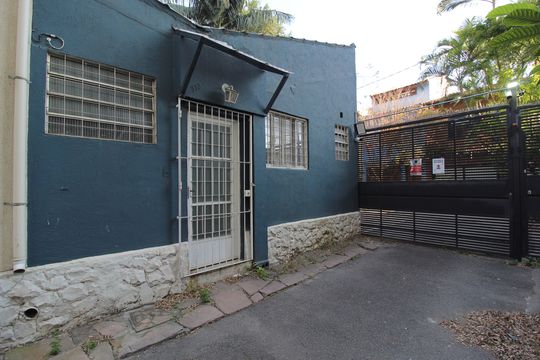 Fachada de casa para alugar com 1 quarto, 40m² em Vila Olímpia, São Paulo
