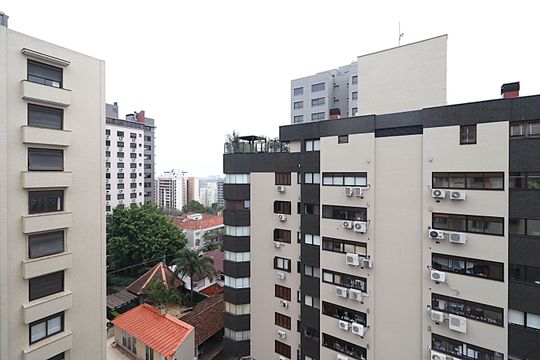 Vista da Suíte 3 de apartamento à venda com 4 quartos, 200m² em Rio Branco, Porto Alegre