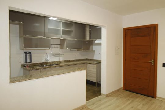 Cozinha de apartamento para alugar com 1 quarto, 40m² em Jardim do Salso, Porto Alegre