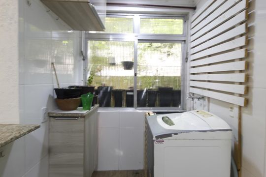 Cozinha de apartamento para alugar com 1 quarto, 40m² em Jardim do Salso, Porto Alegre