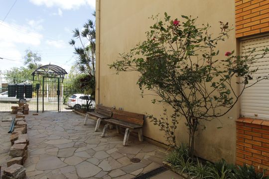 Área comum de apartamento para alugar com 1 quarto, 40m² em Jardim do Salso, Porto Alegre