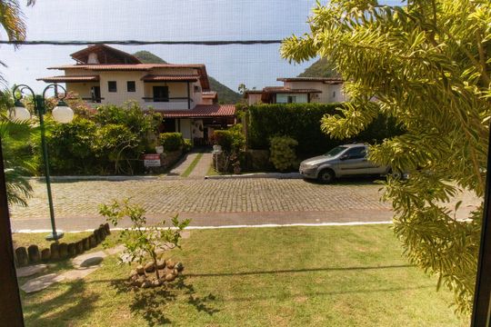 Vista da Suíte 1 de casa de condomínio à venda com 5 quartos, 350m² em Itacoatiara, Niterói