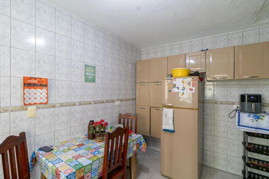 Cozinha de casa à venda com 2 quartos, 78m² em Vila Marilena, São Paulo