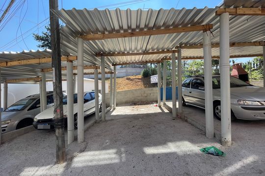 Garagem de casa à venda com 2 quartos, 78m² em Vila Marilena, São Paulo