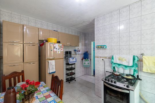 Cozinha de casa à venda com 2 quartos, 78m² em Vila Marilena, São Paulo